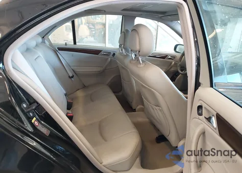 2003 Mercedes-Benz C 240 z USA, uszkodzony, nr VIN WDBRF81J73F378330